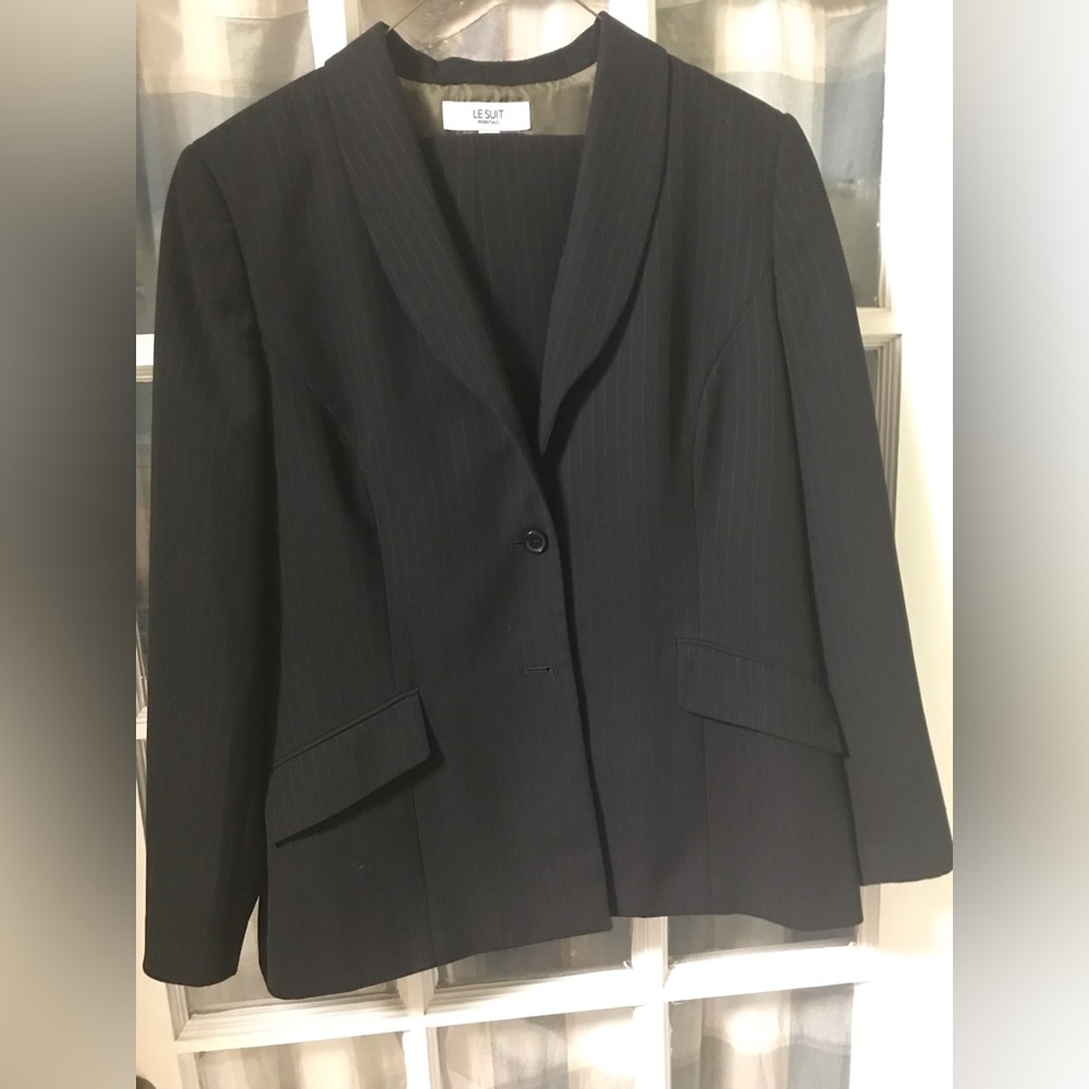 Le Suit Pant Suit